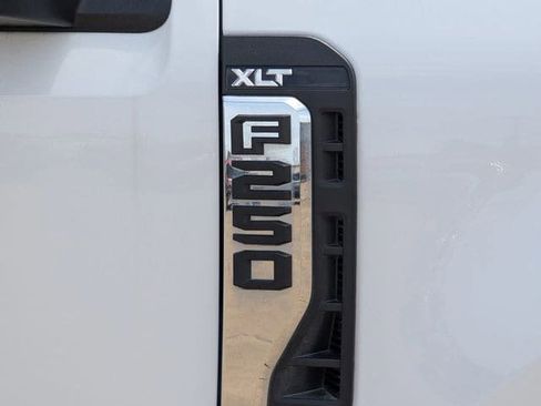Used 2025 Ford F250 XLT AWD/4WD image 10