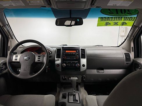 Used 2012 Nissan Frontier SV w/ SV Premium Utility Pkg image 21
