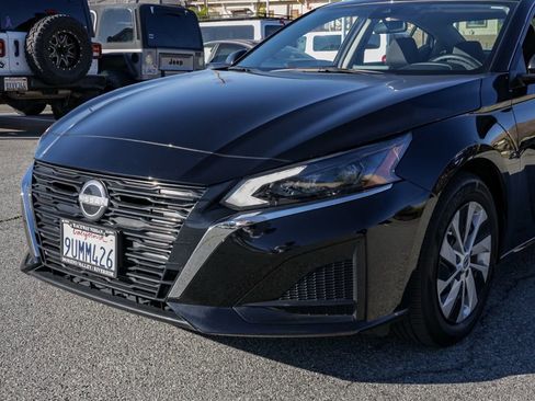 Used 2025 Nissan Altima 2.5 S image 10