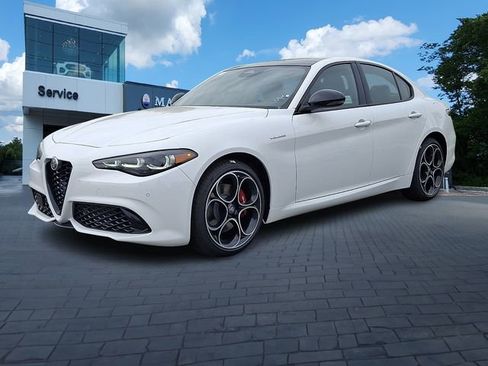 New 2026 Alfa Romeo Giulia AWD image 2