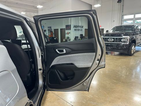 Used 2023 Jeep Compass Sport AWD/4WD image 32