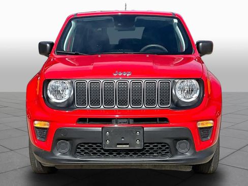 Used 2023 Jeep Renegade Latitude AWD/4WD image 3