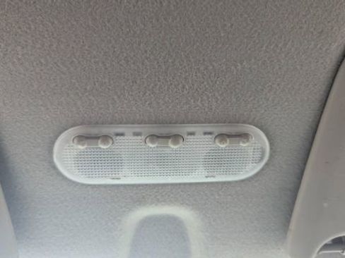 Used 2019 Nissan NV200 S image 35