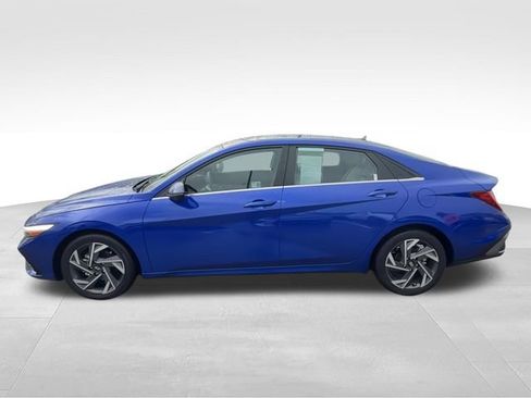 Certified 2024 Hyundai Elantra Limited FWD image 5