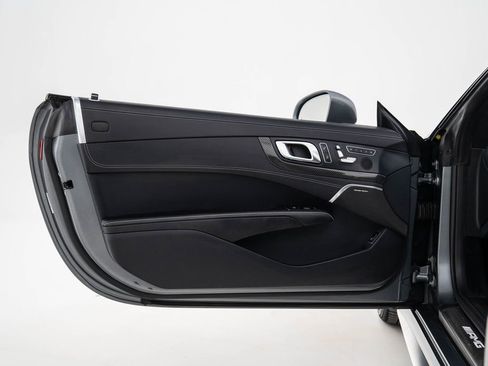 Used 2017 Mercedes-Benz SL 63 AMG image 12
