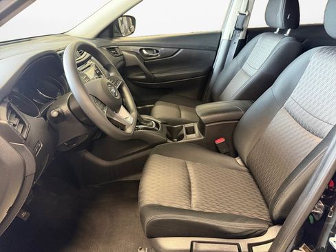 Used 2017 Nissan Rogue S w/ S Appearance Package AWD/4WD image 11