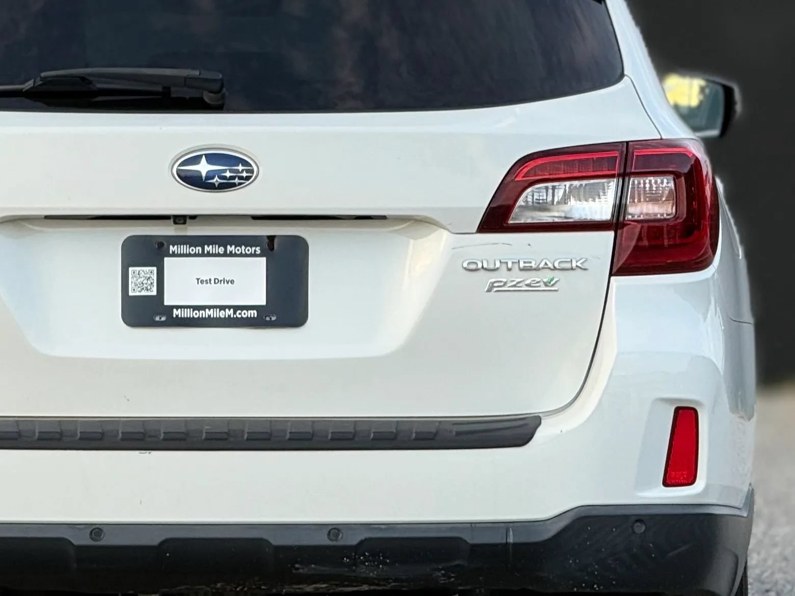 Used 2017 Subaru Outback 2.5i Limited AWD/4WD image 14