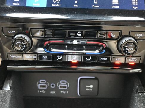 Used 2022 Jeep Grand Cherokee L Limited AWD/4WD image 19
