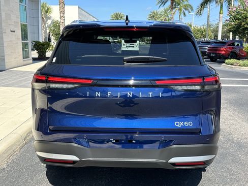 Certified 2026 INFINITI QX60 Luxe w/ Cargo Package FWD image 5
