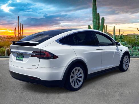 Used 2018 Tesla Model X 100D AWD/4WD image 3