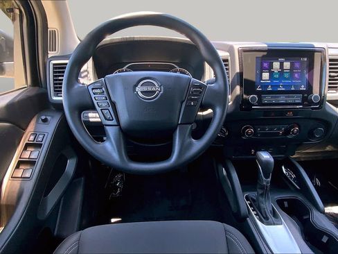 Used 2022 Nissan Frontier SV w/ Technology Package AWD/4WD image 6
