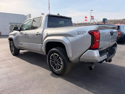 Used 2024 Toyota Tacoma TRD Sport image 7