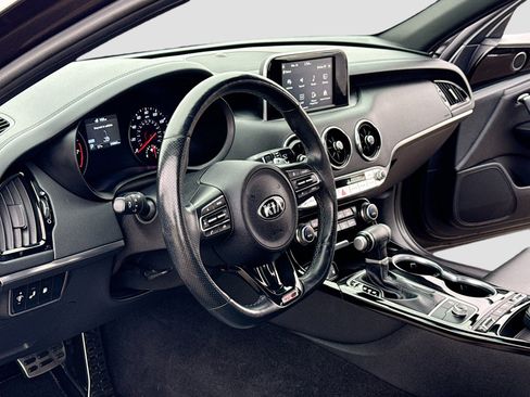 Used 2021 Kia Stinger GT-Line image 4