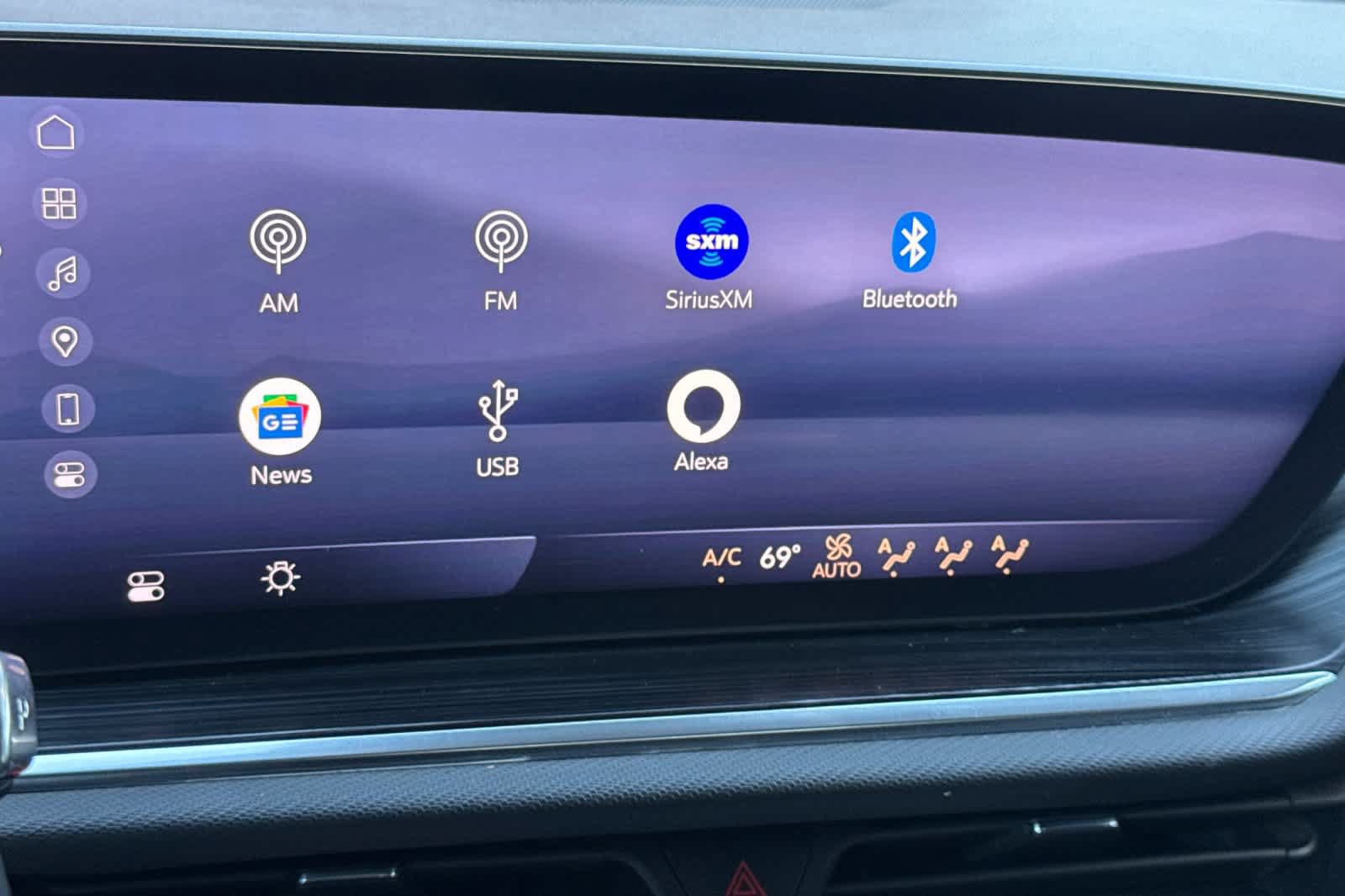 Used 2024 Buick Envision Preferred AWD/4WD image 20