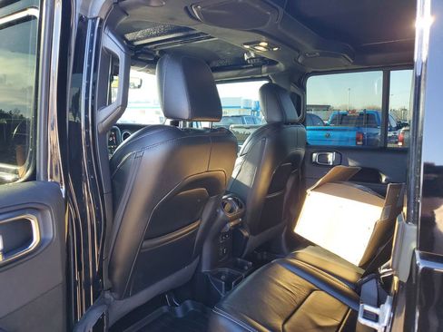 Used 2020 Jeep Gladiator Overland w/ Advanced Safety Group image 31