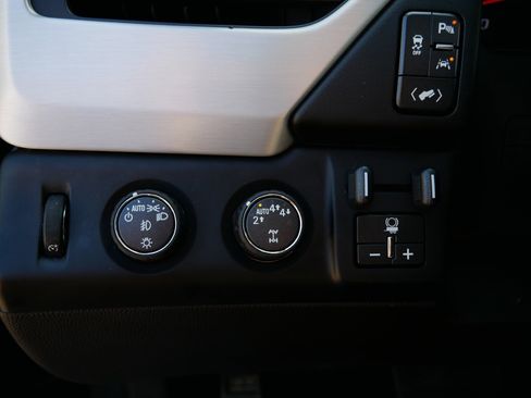 Used 2019 GMC Yukon XL SLT w/ Open Road Package AWD/4WD image 22