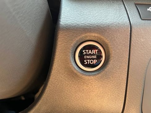 Used 2025 Nissan Frontier SV w/ SV Convenience Package RWD image 27