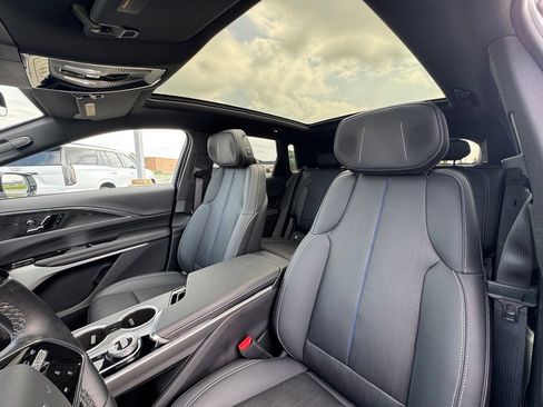 Certified 2024 Cadillac Lyriq Luxury AWD/4WD image 25