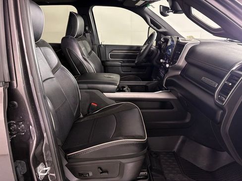 Used 2025 RAM 2500 Laramie AWD/4WD image 45