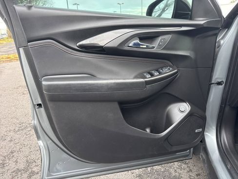 Used 2023 Chevrolet TrailBlazer RS w/ Sun and Liftgate Package image 11