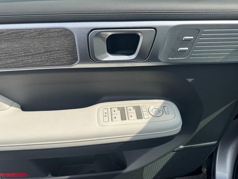 Used 2025 Hyundai Santa Fe Limited FWD image 22