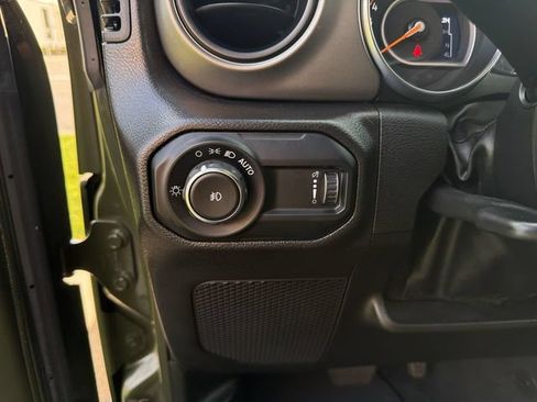 Used 2023 Jeep Wrangler Unlimited Sport w/ Sun And Sound Package AWD/4WD image 17