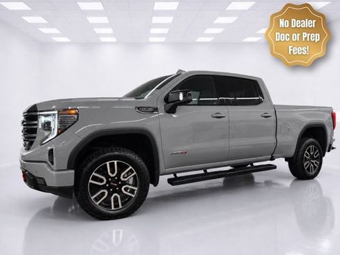 Used 2025 GMC Sierra 1500 AT4 w/ AT4 Preferred Package AWD/4WD image 2