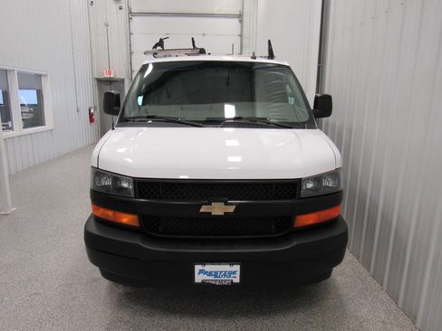 Used 2021 Chevrolet Express 2500 w/ Driver Convenience Package image 9