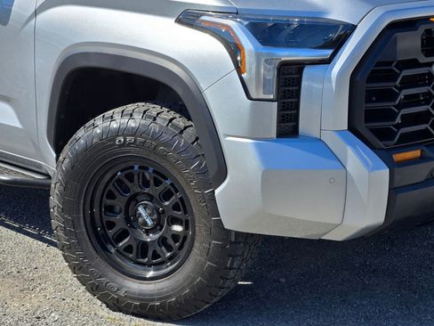 Used 2022 Toyota Tundra SR5 w/ TRD Off-Road Premium Package AWD/4WD image 9