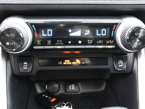 Used 2024 Toyota RAV4 XLE w/ Convenience Package FWD image 25