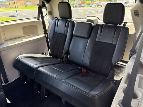 Used 2019 Dodge Grand Caravan SXT FWD image 27