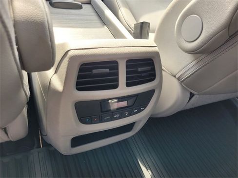 Used 2017 Honda Pilot EX-L image 8