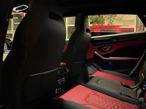 Used 2022 Lamborghini Urus image 24