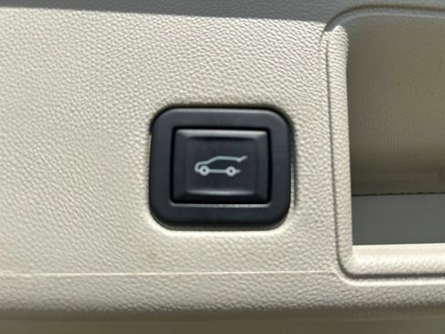 Used 2023 GMC Terrain Denali w/ LPO, Floor Liner Package AWD/4WD image 11