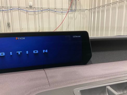 Used 2025 Ford Expedition Platinum w/ Platinum Ultimate Package image 17