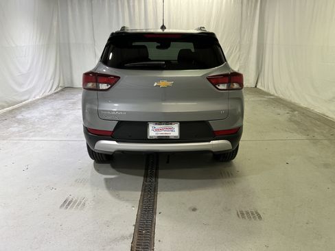 Certified 2025 Chevrolet TrailBlazer LT w/ Convenience Package FWD image 9