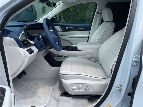New 2026 Buick Enclave Avenir w/ Super Cruise Package AWD/4WD image 13