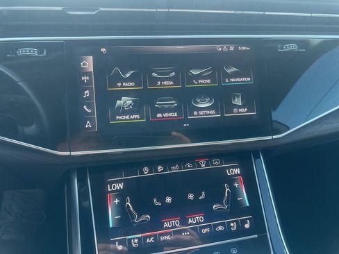 Used 2020 Audi Q8 Prestige w/ Prestige Package image 27