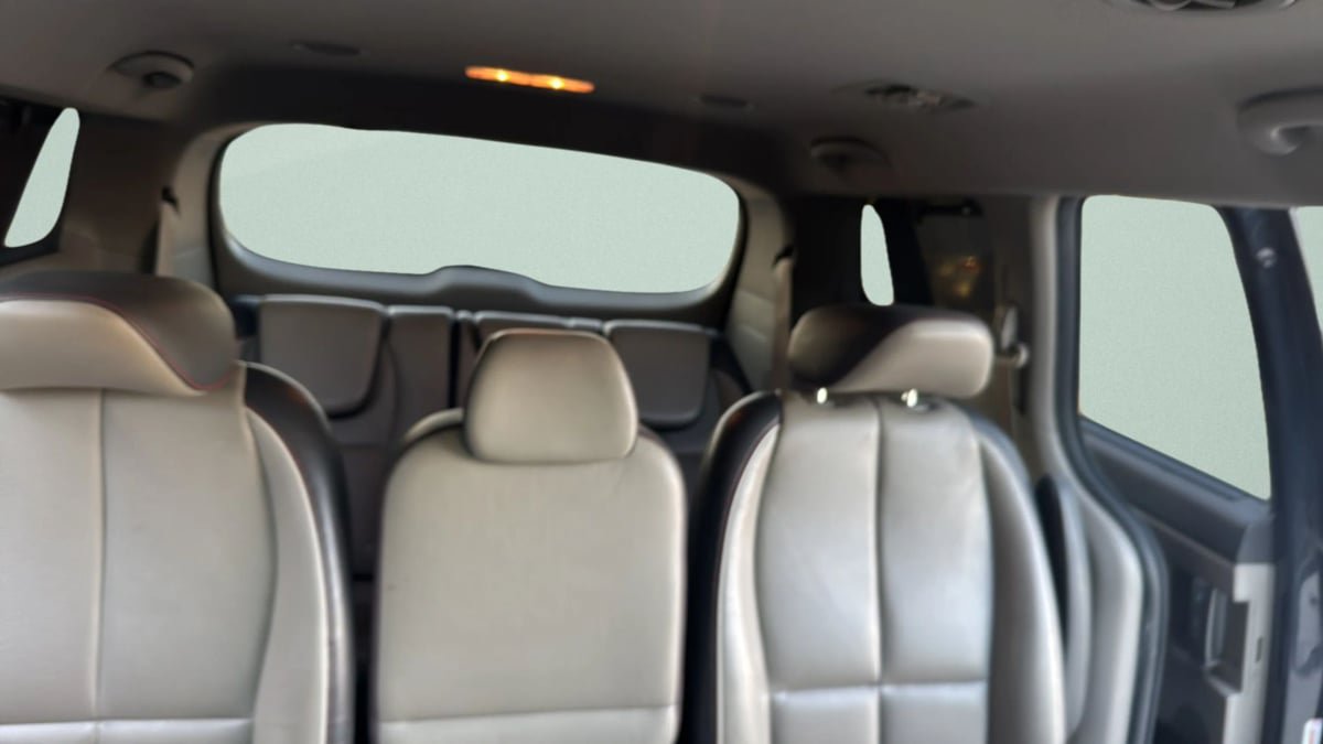 Used 2016 Kia Sedona SX FWD image 11