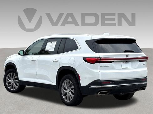 Used 2025 Buick Enclave Preferred FWD image 24