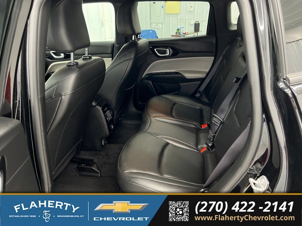 Used 2025 Jeep Compass Limited AWD/4WD image 11