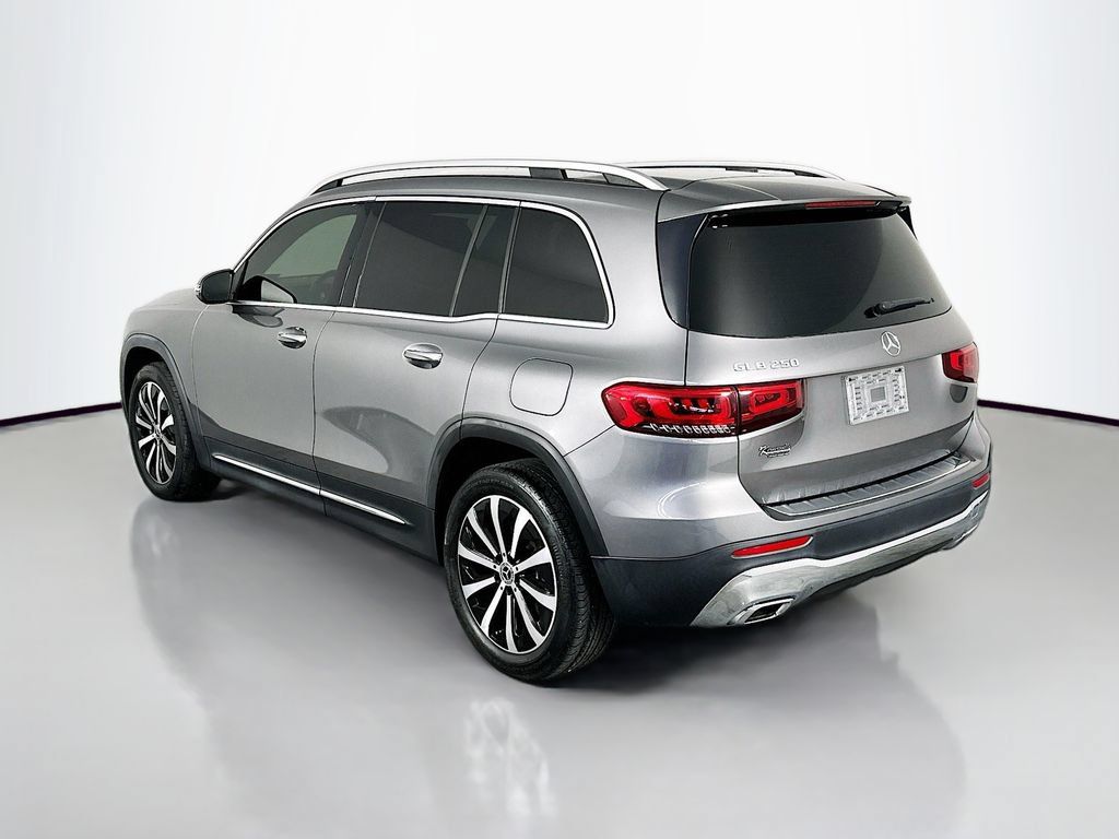 Used 2021 Mercedes-Benz GLB 250 w/ Premium Package image 5