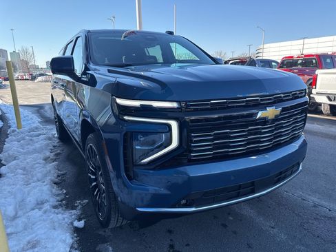 New 2026 Chevrolet Suburban High Country AWD/4WD image 4