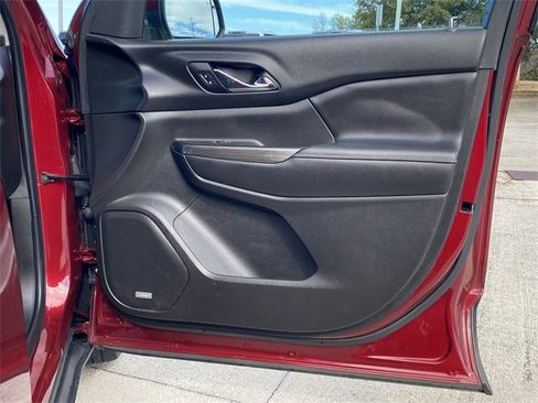 Used 2018 GMC Acadia SLT image 28