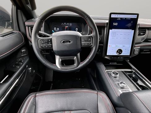 Used 2024 Ford Expedition Limited image 5