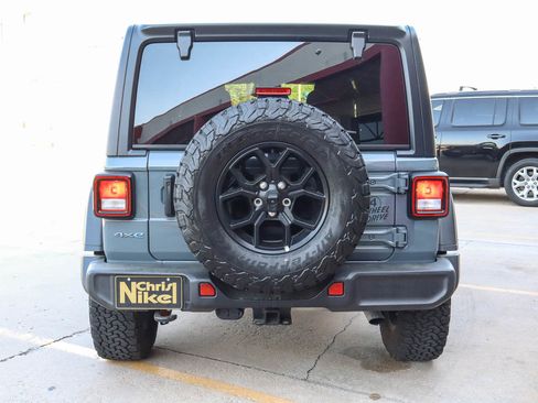Used 2025 Jeep Wrangler Willys AWD/4WD image 13
