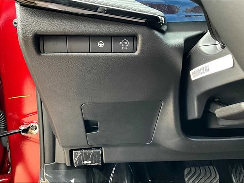 New 2025 Nissan Kicks SR image 15