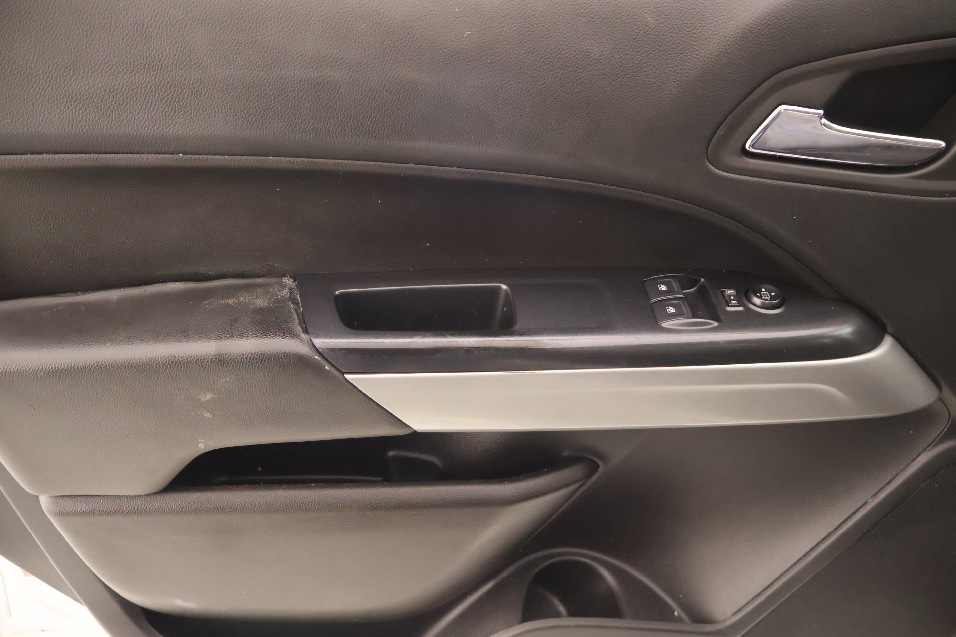 Used 2022 Chevrolet Colorado LT w/ Fleet Safety Package RWD image 14