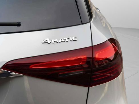 Used 2024 Mercedes-Benz GLE 450 4MATIC w/ Winter Package image 17