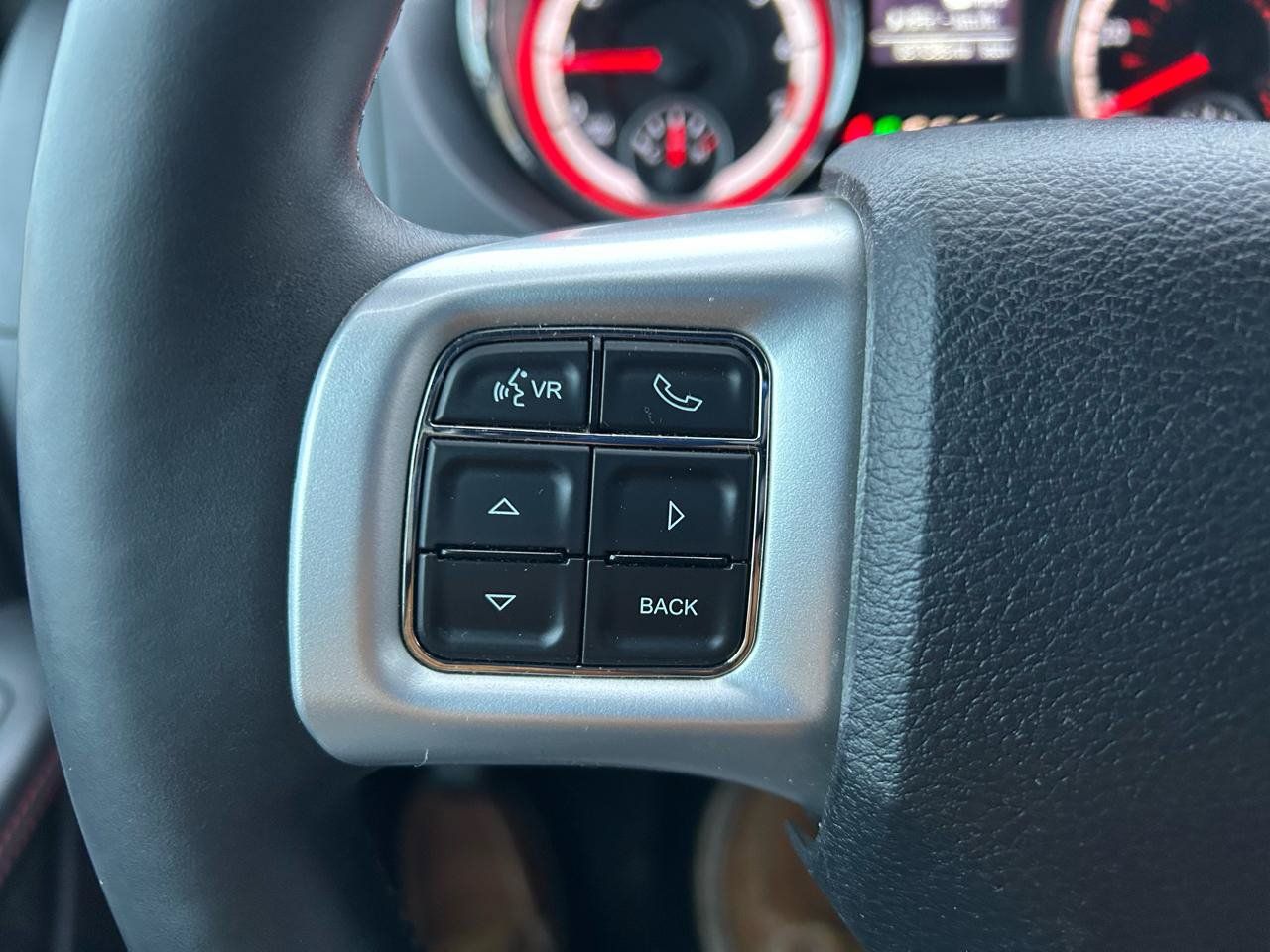 Used 2013 Dodge Grand Caravan R/T w/ Driver Convenience Group FWD image 17